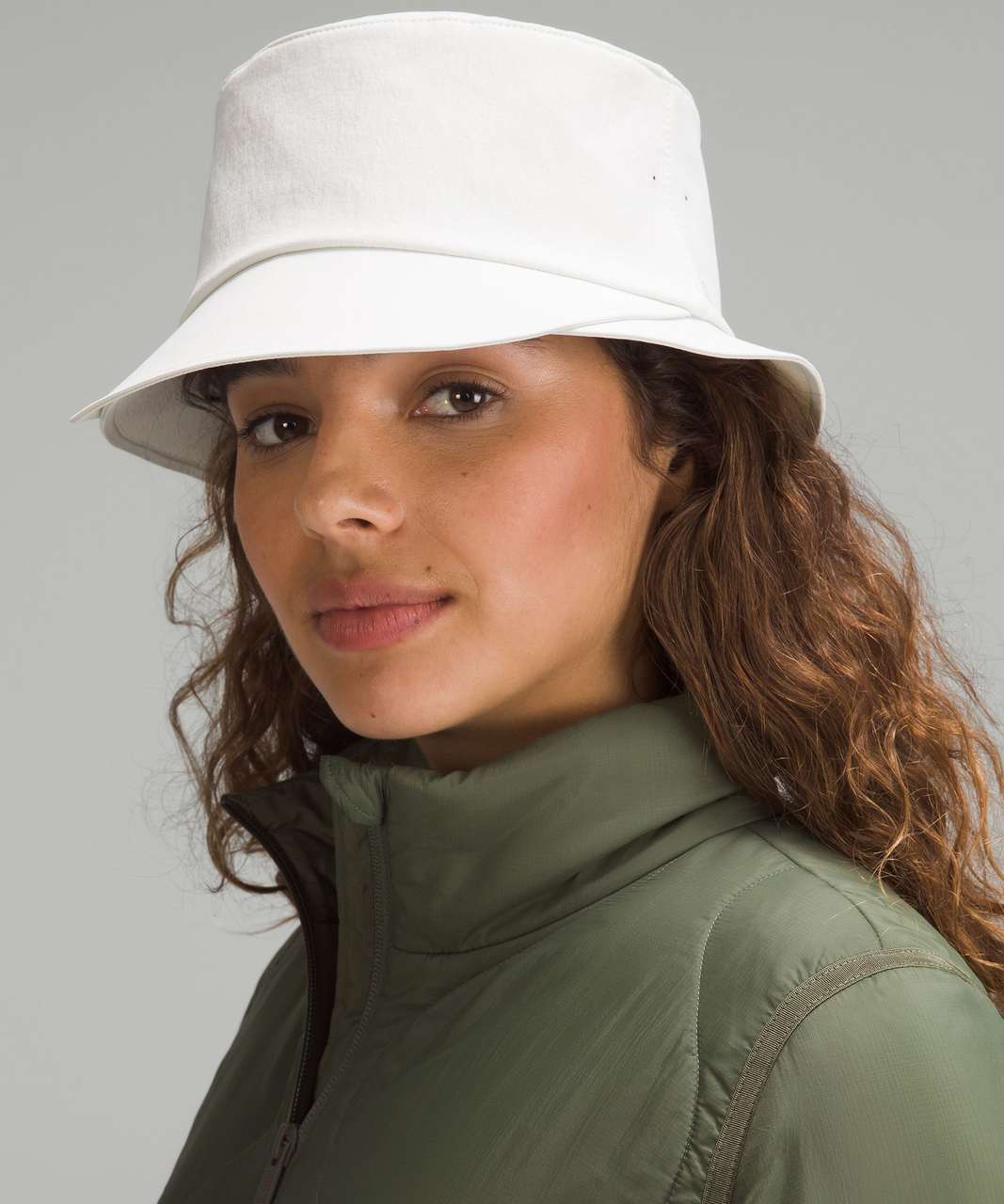 Women's Cinchable Wide Brim Bucket Hat