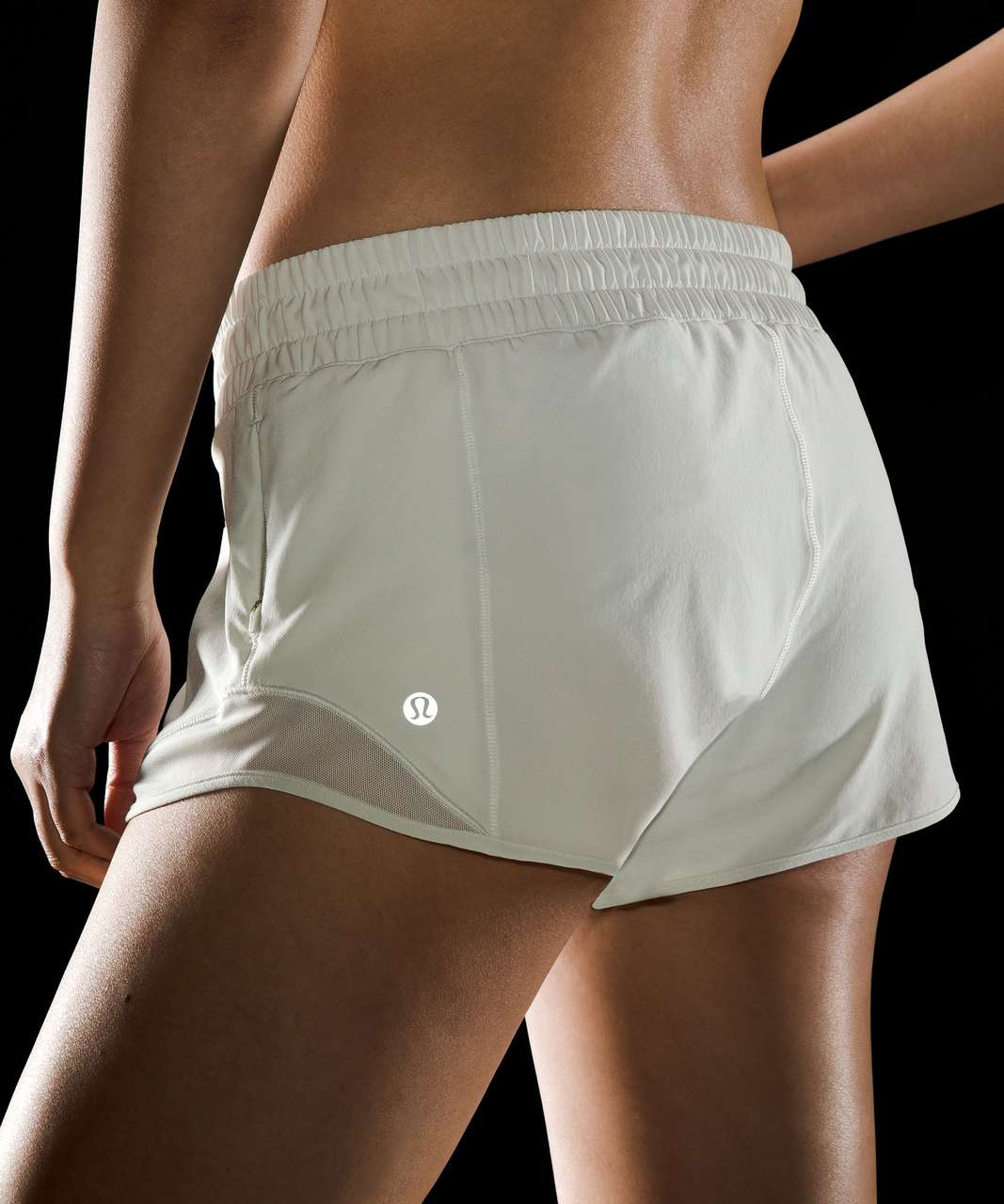 Lululemon Hotty Hot Low-Rise Lined Short 2.5" - Bone (First Release)