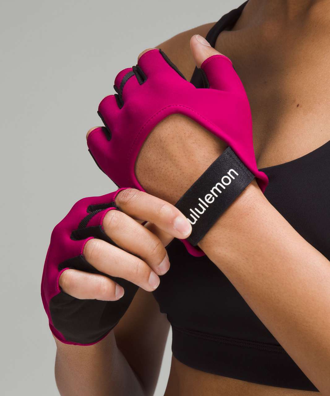 Lululemon Wunder Train Gloves - Wild Berry / Black