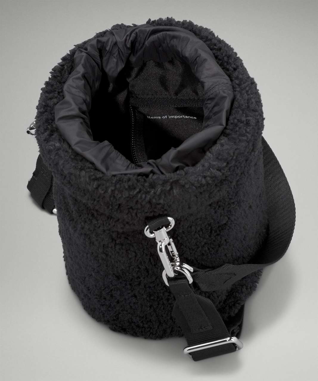 Lululemon Crossbody Fleece Bucket Bag 2.5L - Black