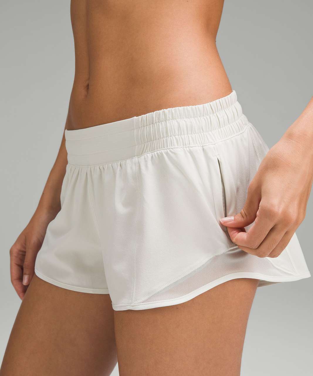 Lululemon Hotty Hot Low-Rise Lined Short 2.5" - Bone