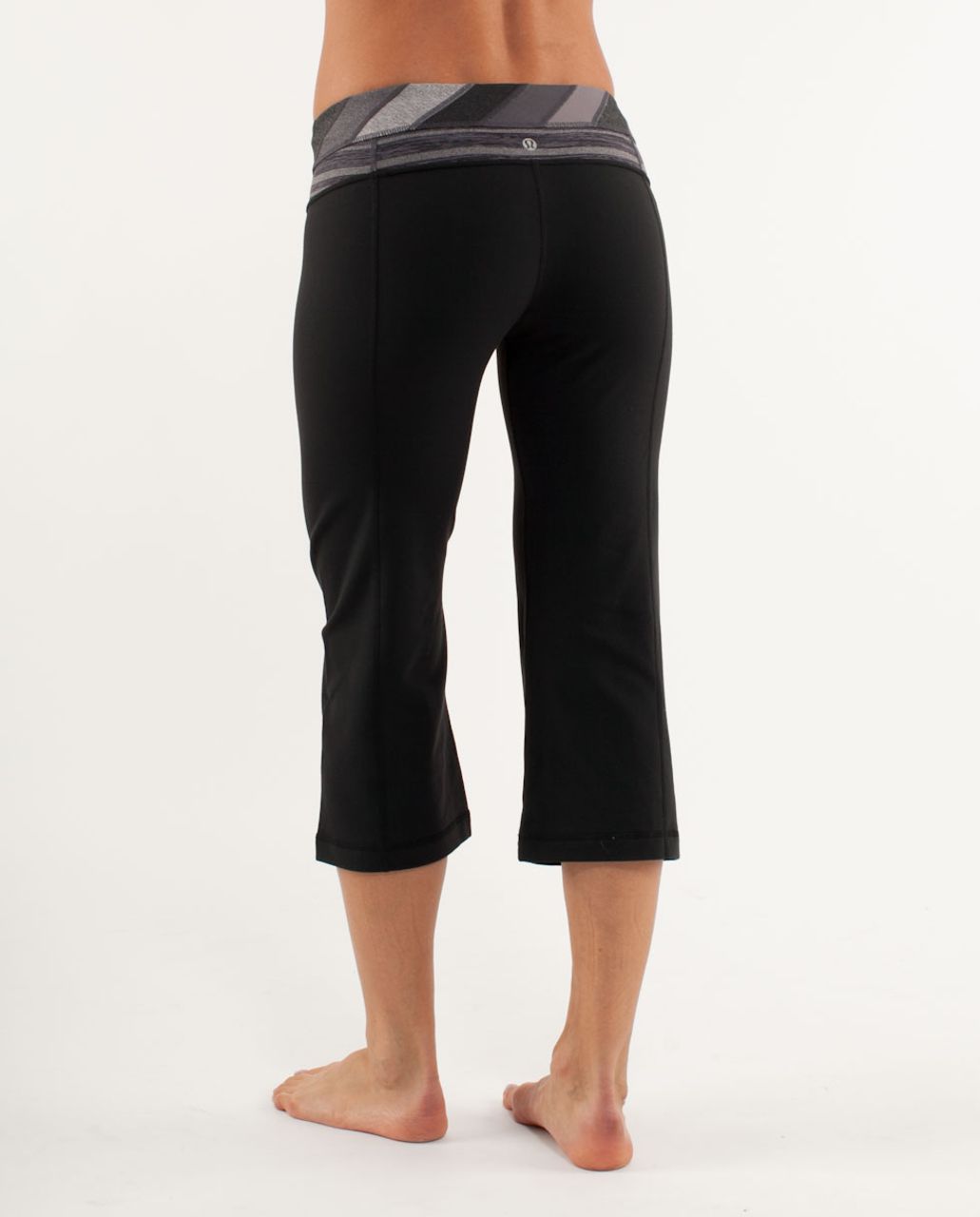 Lululemon Groove Crop - Black / Quilt 16 - lulu fanatics