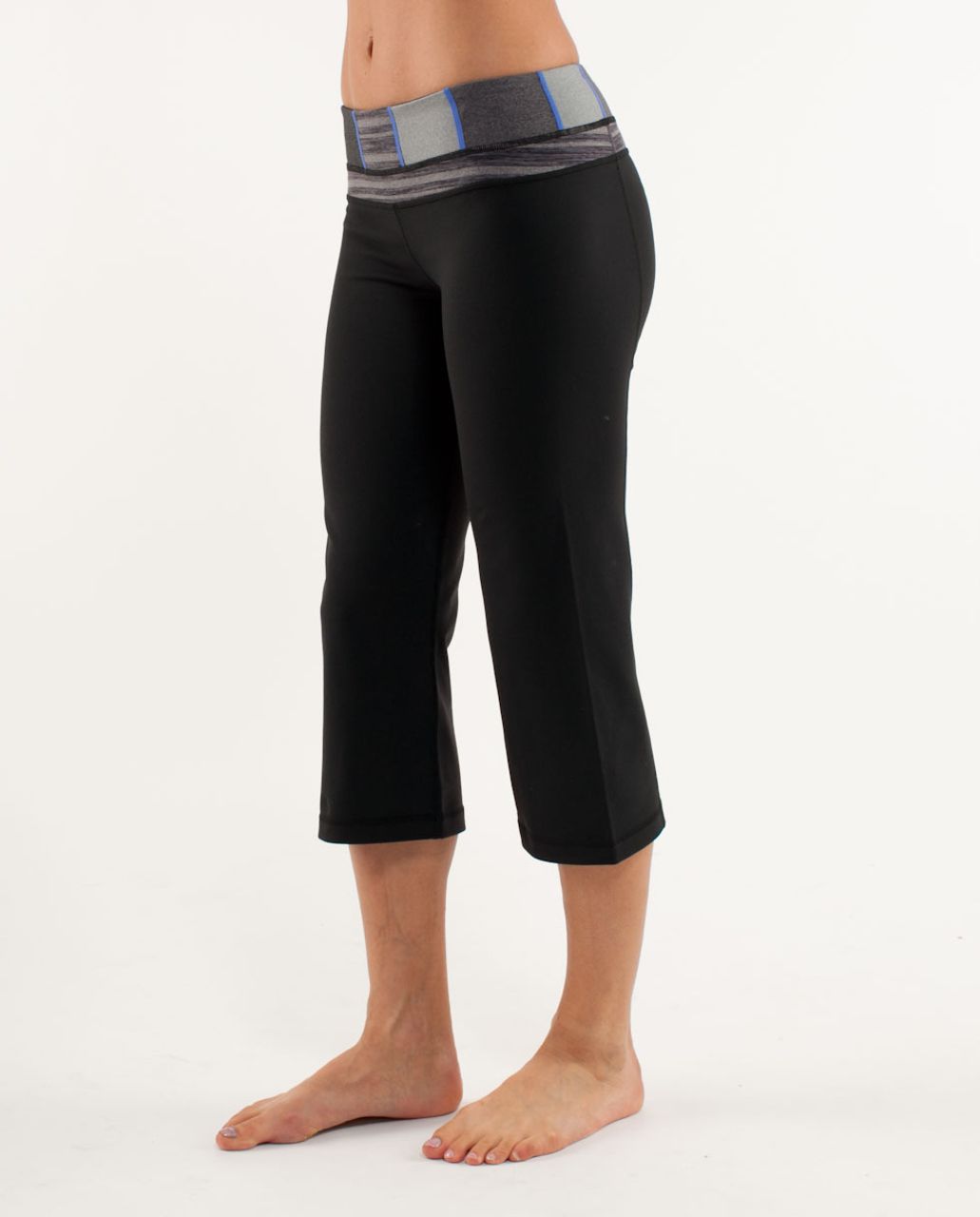 Lululemon Groove Crop - Black /  Quilt 18