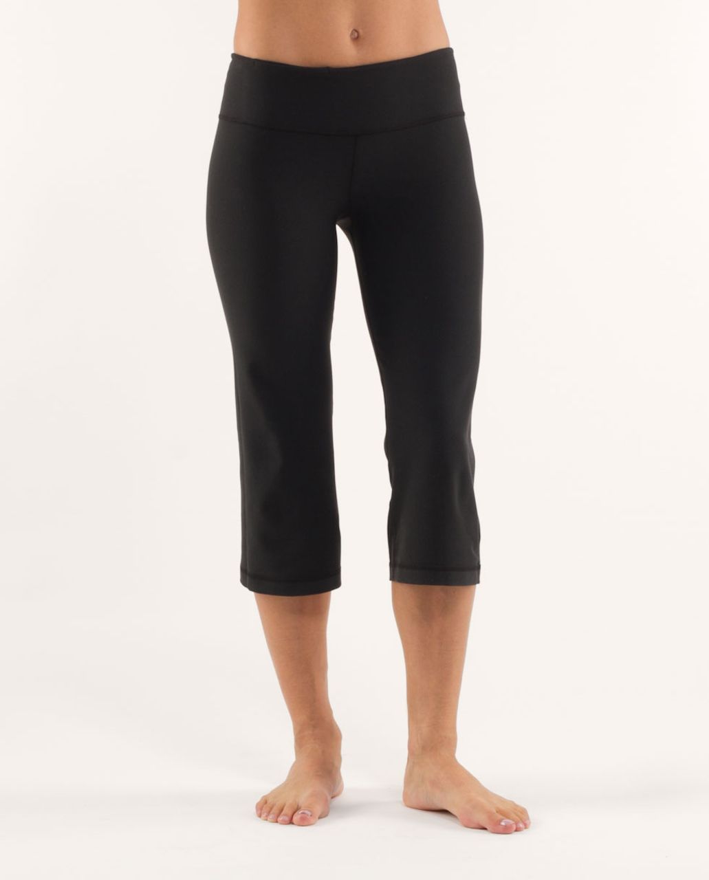 Lululemon Groove Crop - Black / Reflective Manifesto Pathway - lulu ...