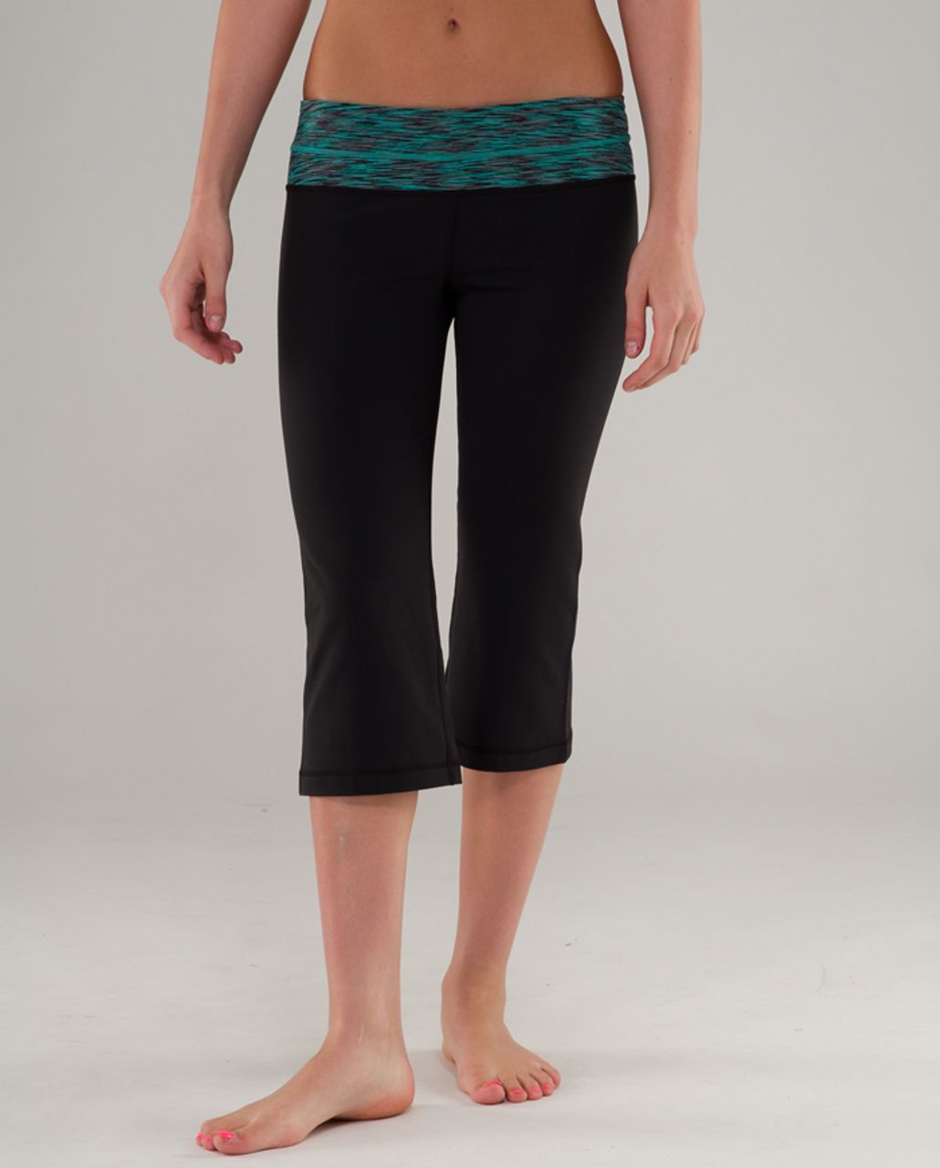 Lululemon Leggings Groove Crop Pant Reversible Size 6 Black Luon