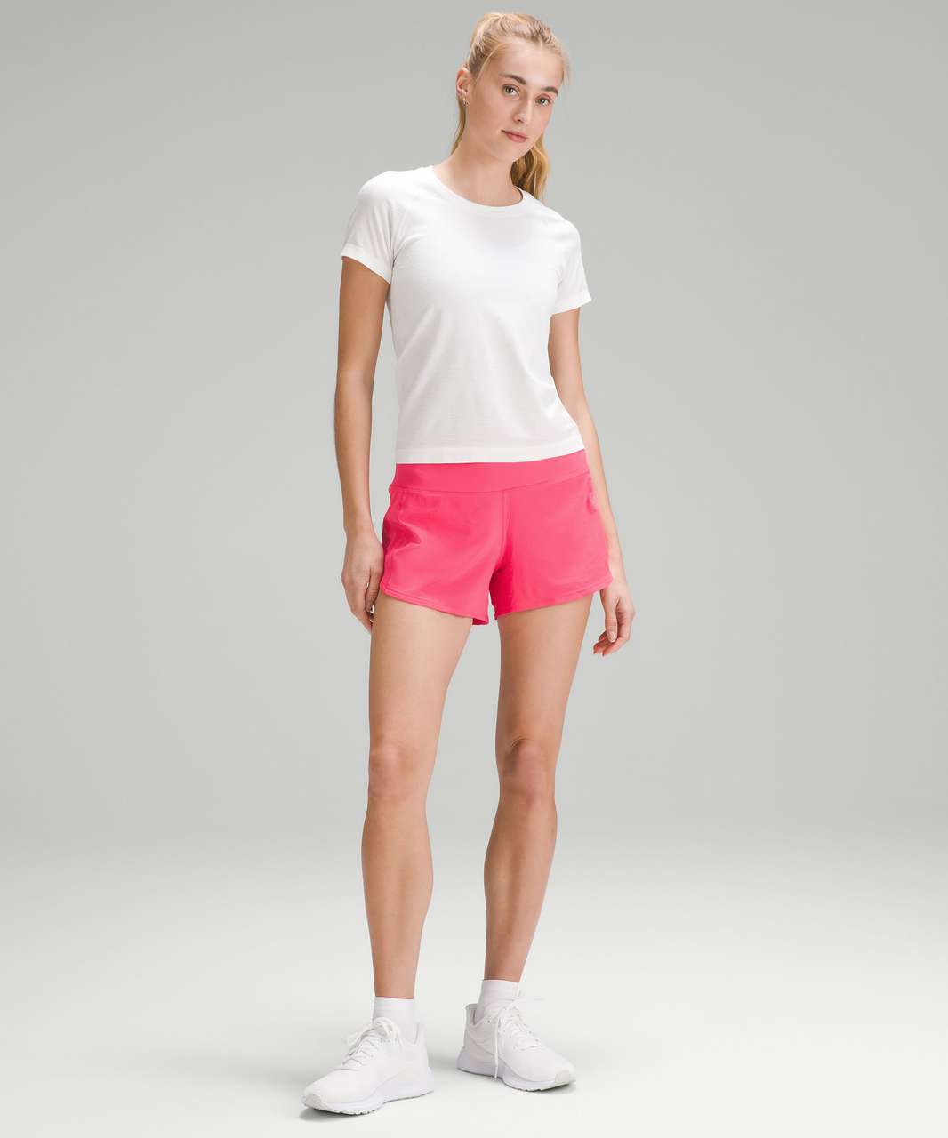 LULULEMON Speed Up 2.5 HR Hi-Rise Short 0 2 Lip Gloss