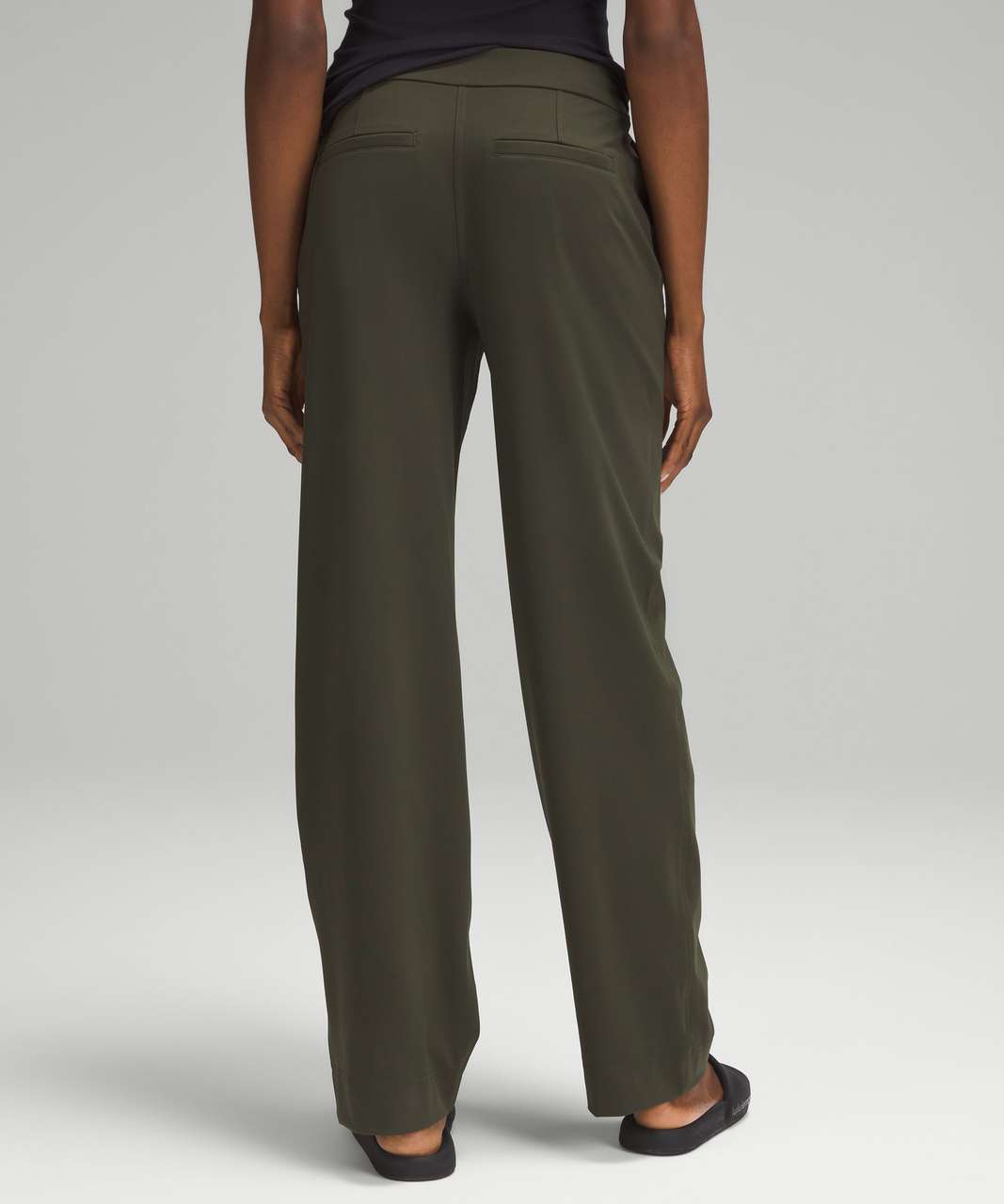 Straight-Leg Mid-Rise Pant Luxtreme *Regular, Women's Trousers