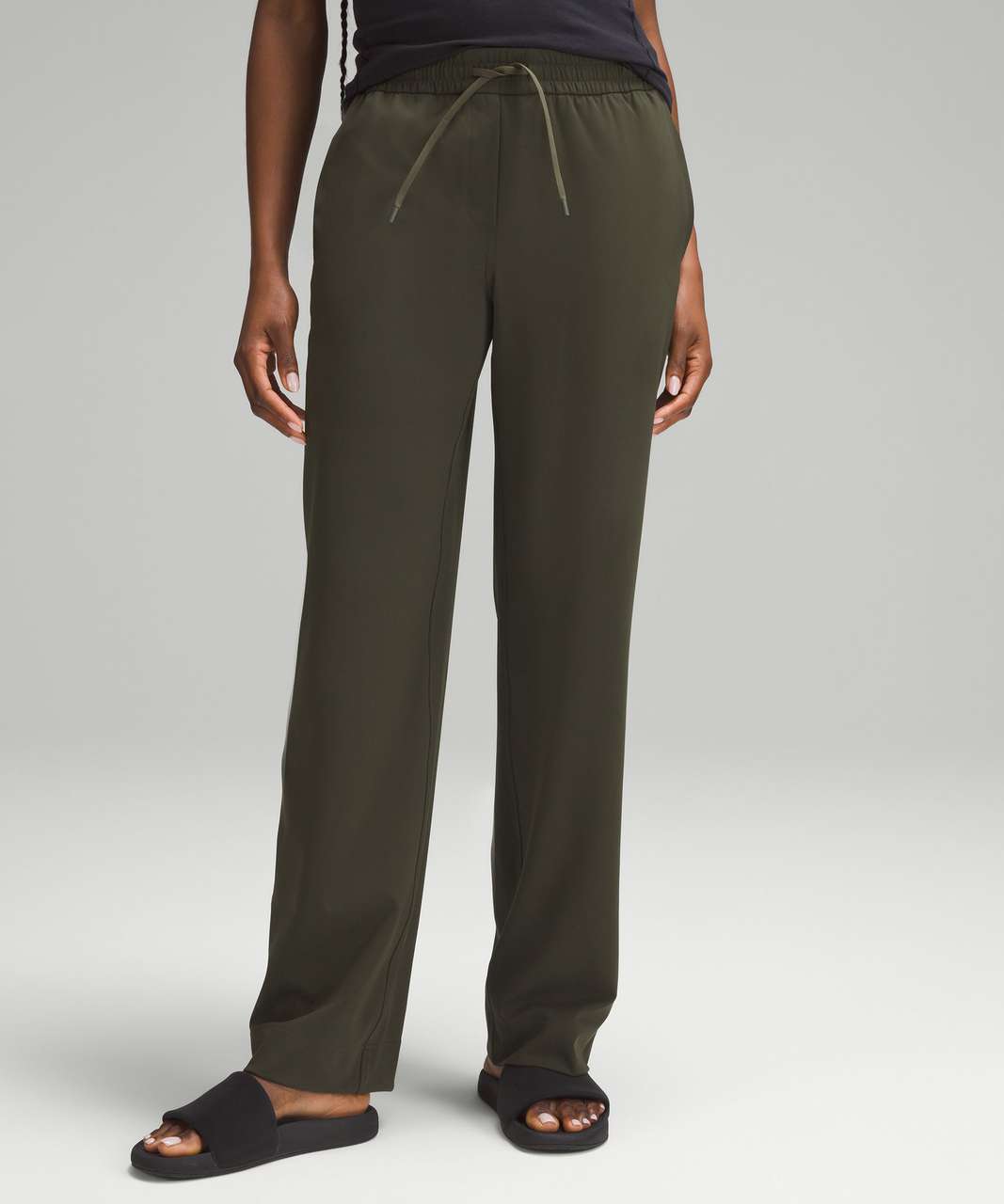 Straight-Leg Mid-Rise Pant Luxtreme *Regular