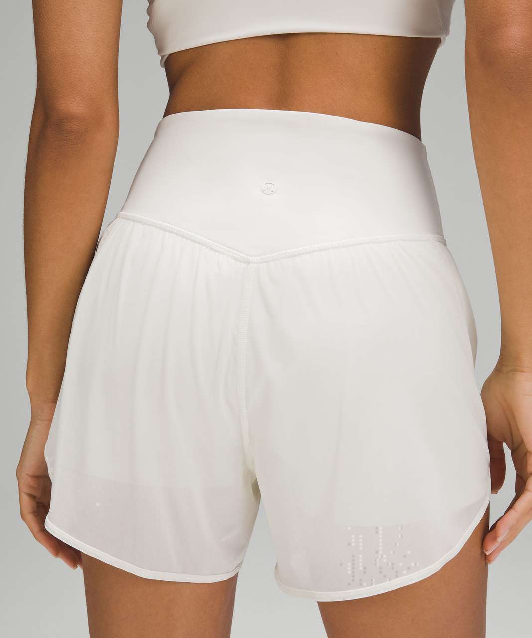 bone 6” align shorts (4) & white opal ribbed nulu high-neck yoga bra (6)!  🦴 🤍 : r/lululemon