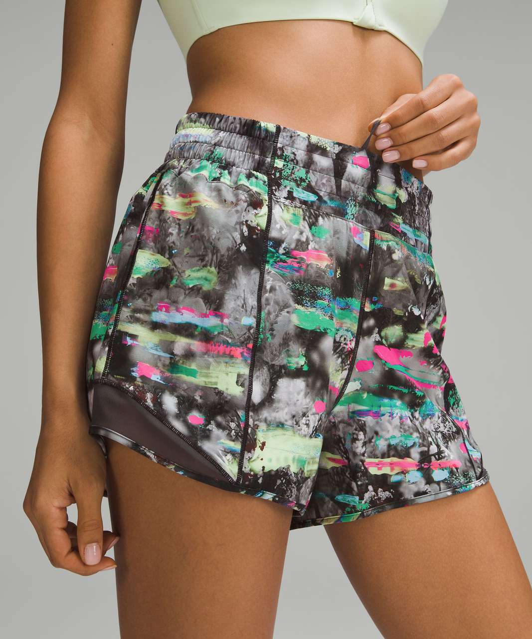 Lululemon HOTTY HOT SHORTS Paint Drift Multi/Graphite Grey Sz 4