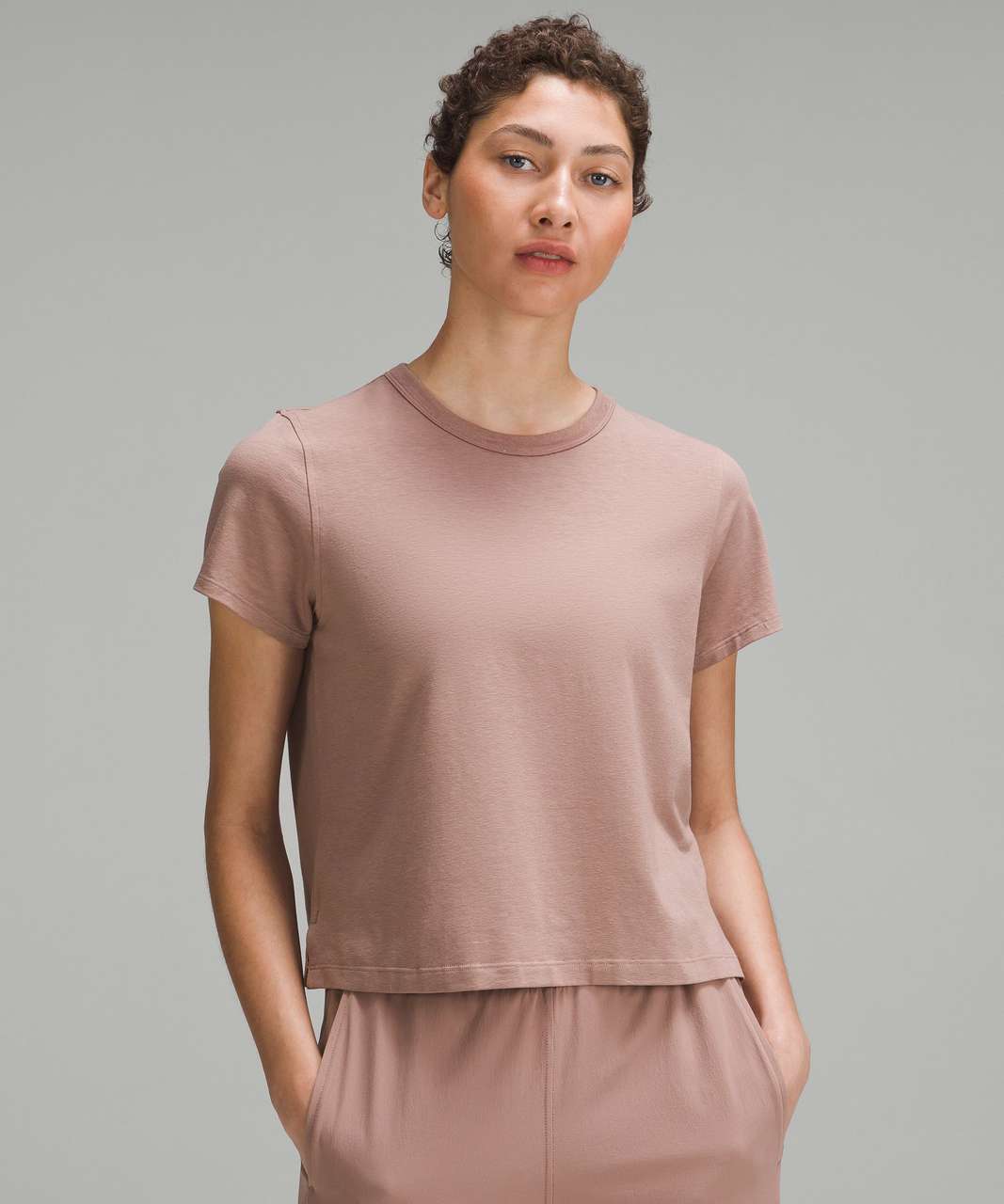 Uniqlo Shirt Womens Medium Peach Short Sleeve Crew Neck Pullover T Shirt