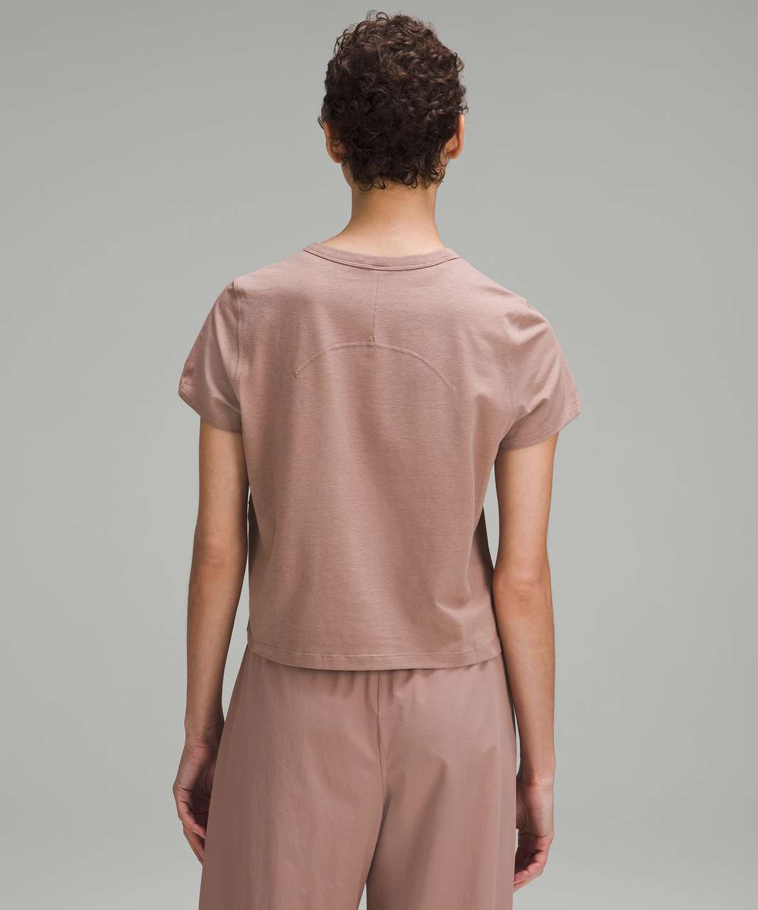 Work fit: Tapered-Leg Mid-Rise Pant 7/8 Length in Espresso and Classic-Fit  Cotton-Blend T-Shirt in Twilight Rose : r/lululemon
