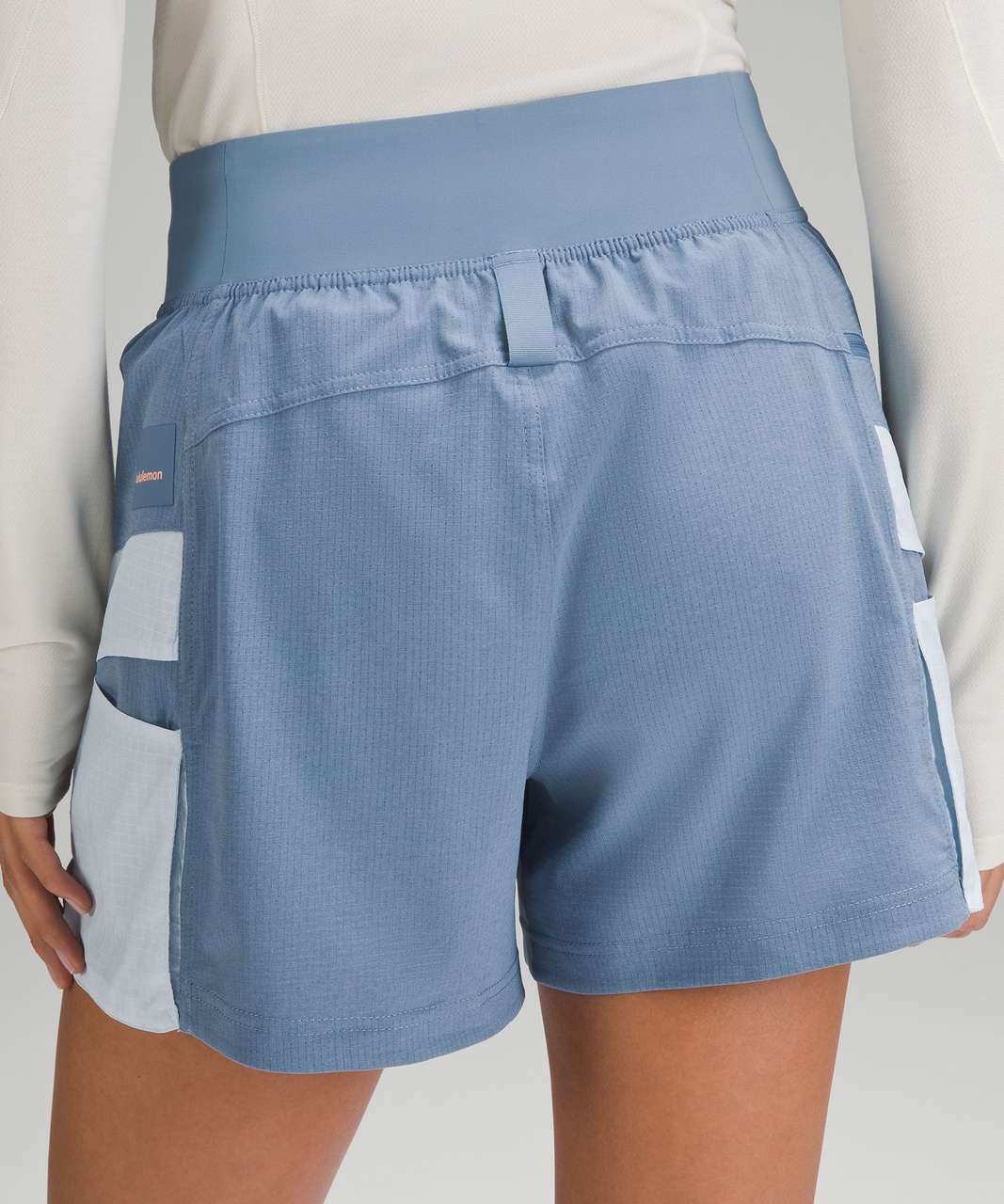 Lululemon WovenAir High-Rise Hiking Short 4" - Utility Blue / Powder Blue