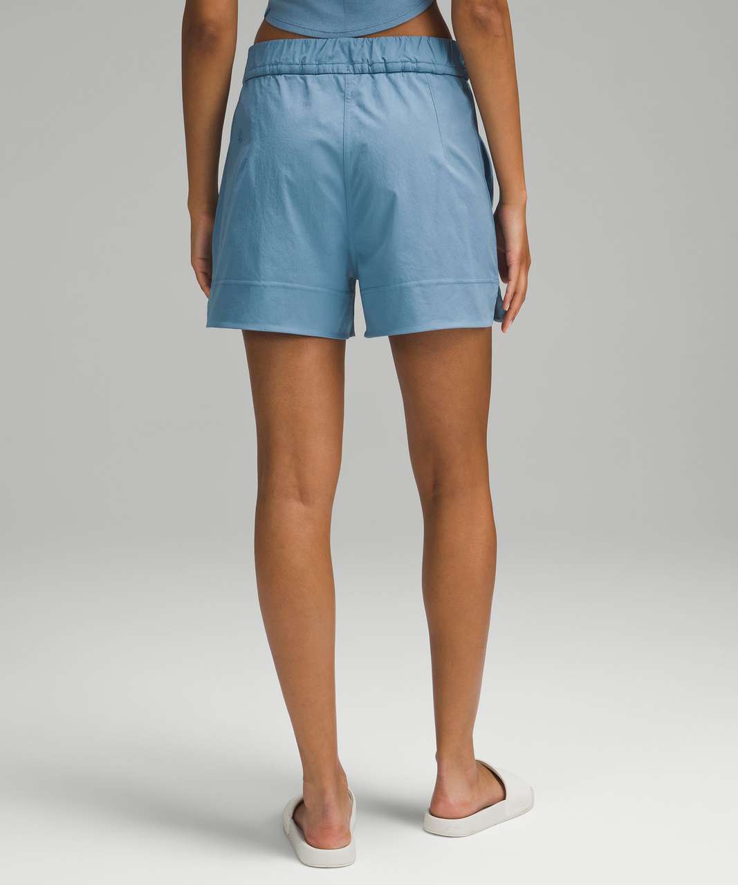 Women's Lululemon Low Rise Short, Size 8 - Blue - Dutch Goat