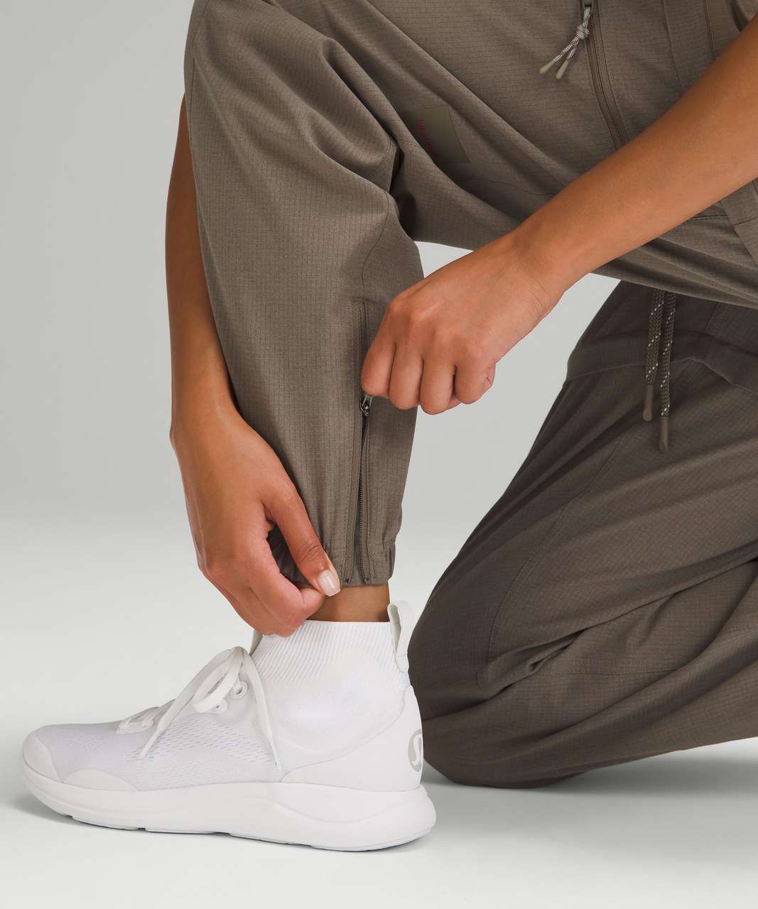 Hiking convertible high-rise WovenAir track pants