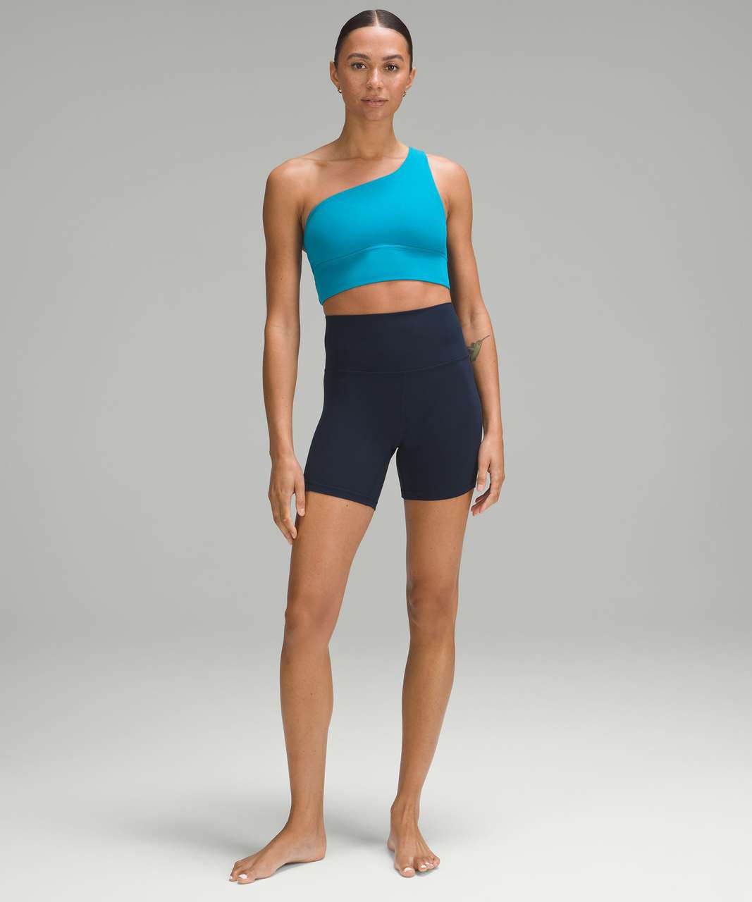 Cyan blue align leggings and asymmetrical bra size 6 in both : r/lululemon