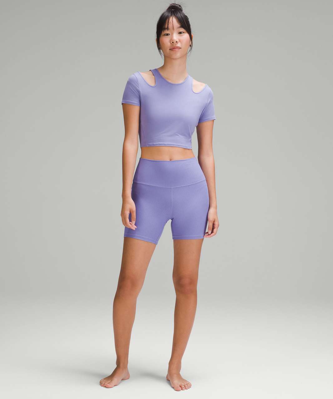 Lululemon Shoulder Cut-Out Yoga T-Shirt - Dark Lavender Lululemon Shoulder Cut-Out Yoga T-Shirt - Dark Lavender