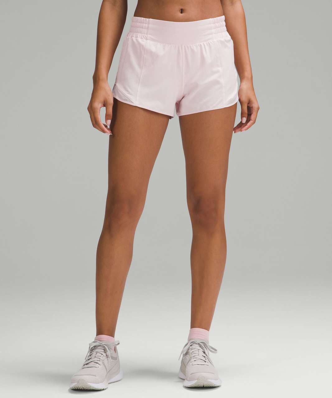 Lululemon Hotty Hot Low Rise Short 2.5 - Pow Pink - lulu fanatics