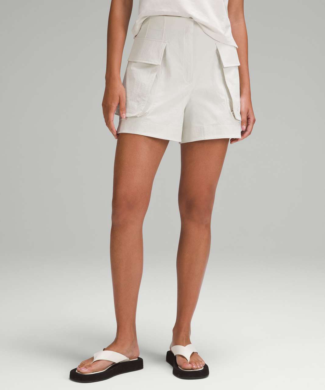 Lululemon Relaxed-Fit Super-High-Rise Cargo Short 4" - Bone