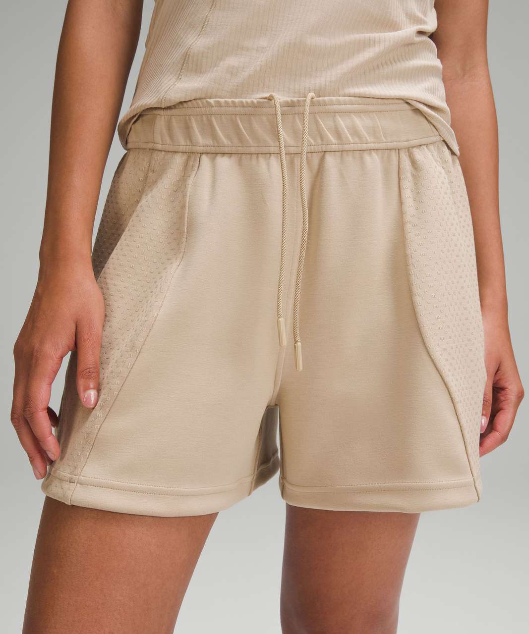 Lululemon Embossed Panel High-Rise Short 4 - Trench - lulu fanatics