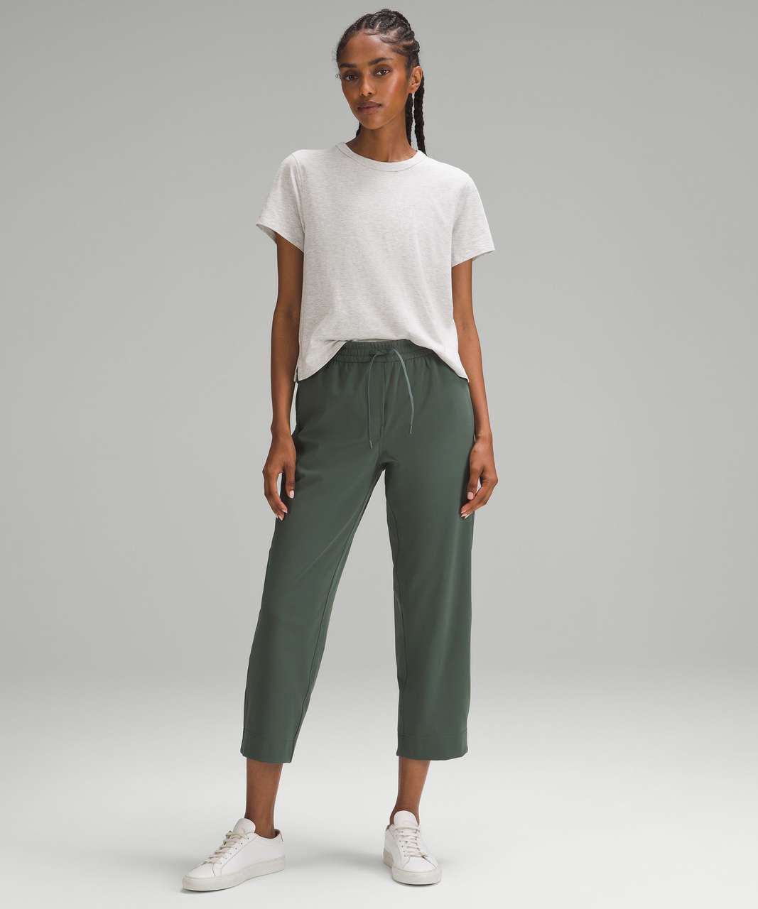 Lululemon Tapered-Leg Mid-Rise Crop 25 Lululemon Tapered-Leg Mid-Rise Crop 25