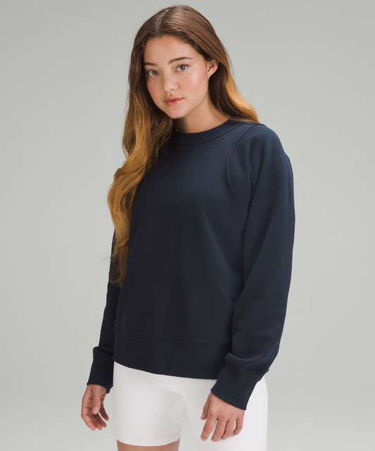 Some may disagree, but I actually love the cute little embroidered “ lululemon” on this loungeful crewneck pullover. Also can't go wrong with  green jasper ❤️ : r/lululemon