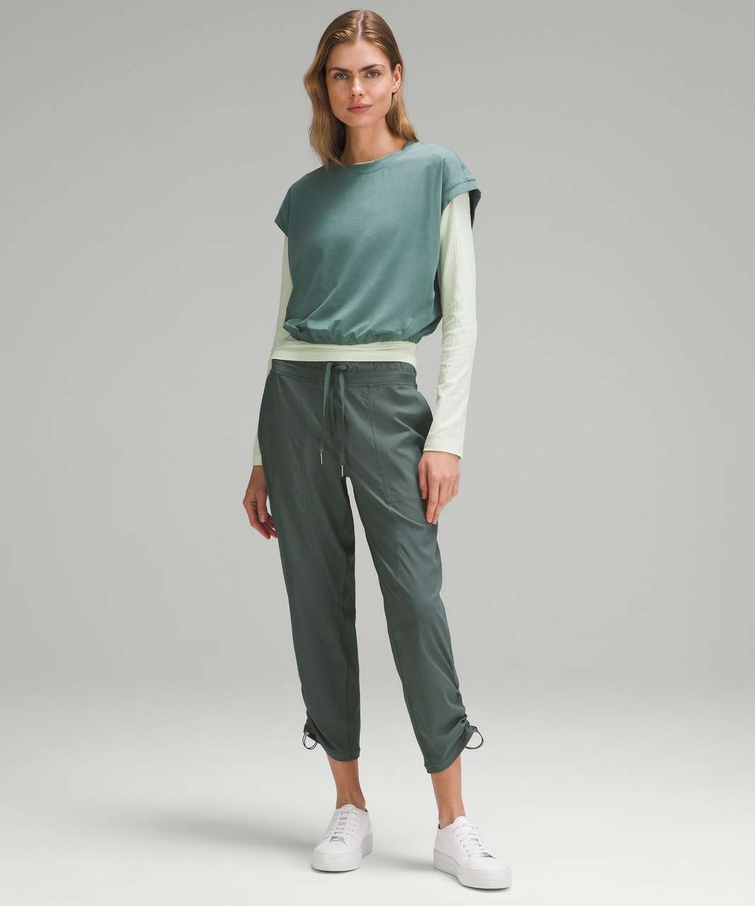 Dance Studio Mid-Rise Cropped Pant, Joggers