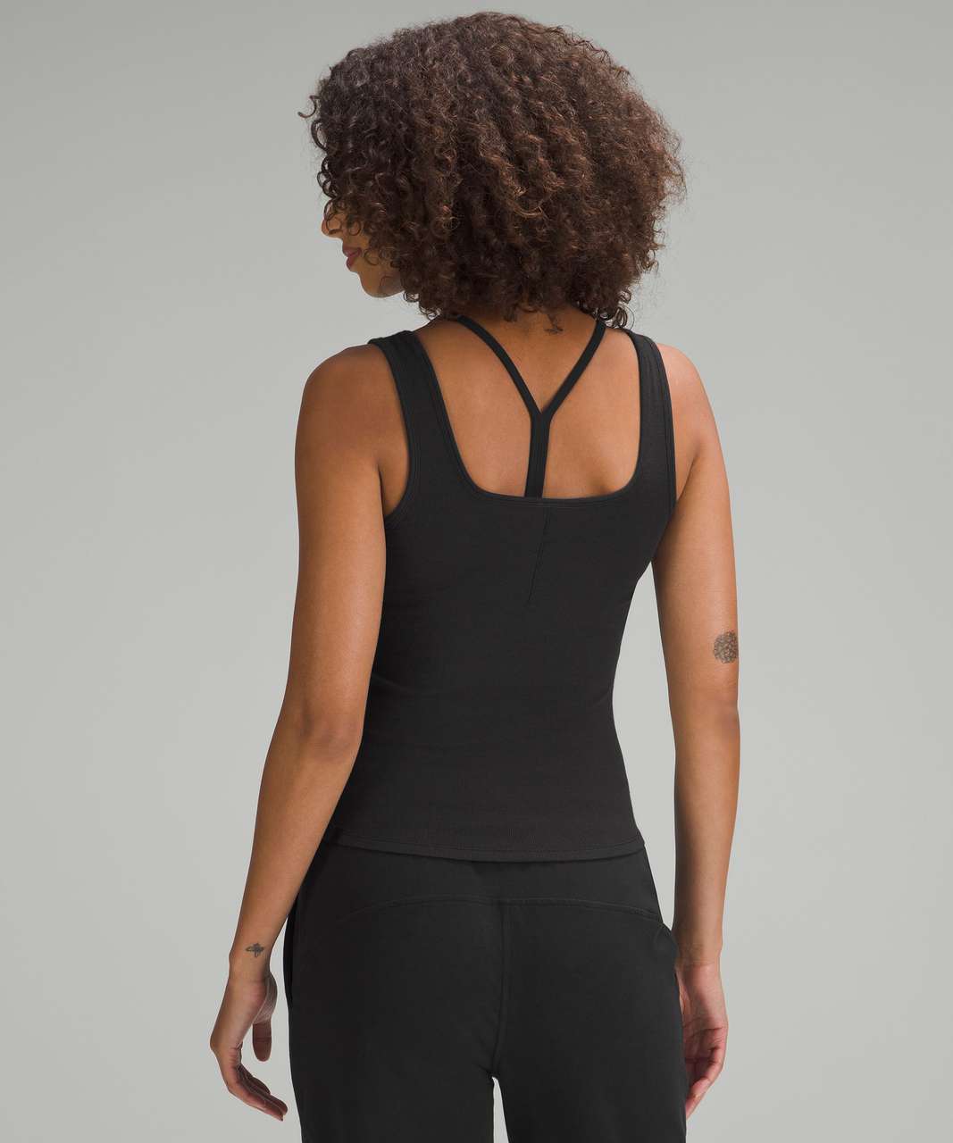 Squarcle Tank Top ➟ Black