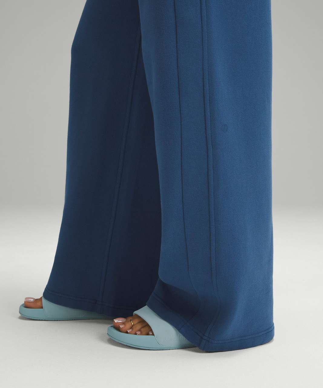 Lululemon Scuba Mid-Rise Wide-Leg Pant *Full Length - Pitch Blue