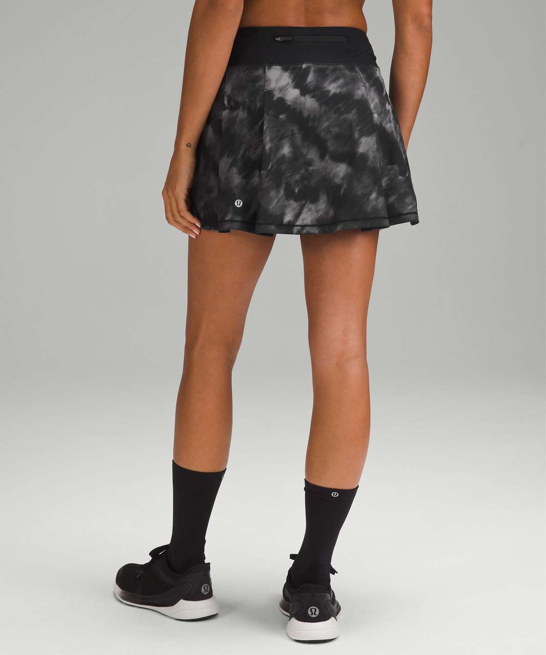 Lululemon Pace Rival Mid Rise Skirt (Black, Size 4)