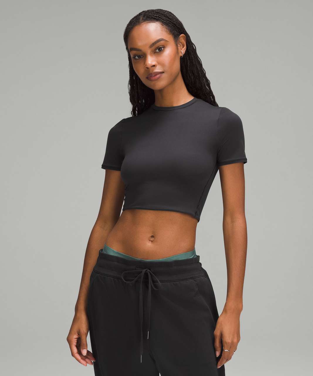 Lululemon Crewneck Cropped T-Shirt - Black