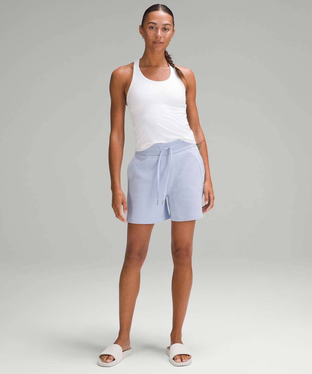 Lululemon Scuba High-Rise Short 5" - Blue Linen