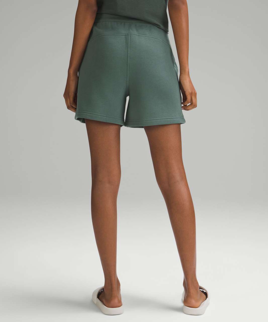 Lululemon Scuba High-Rise Short 5" - Medium Forest