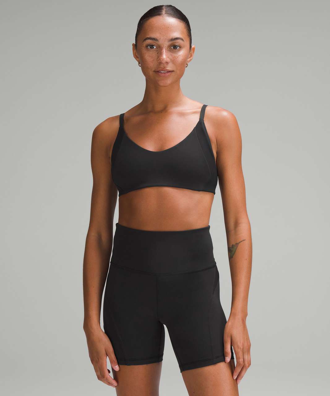 Lululemon Luxtreme V-Neck Train Bra *Medium Support, C/D Cup - Black - lulu  fanatics