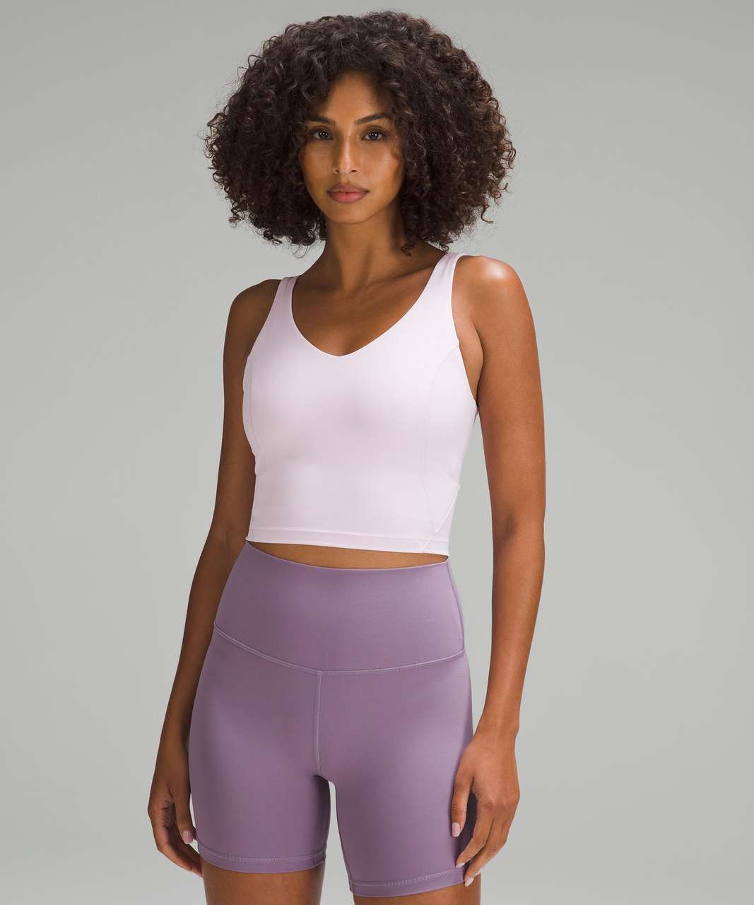 Does this have a built in shelf bra like the align cropped tank