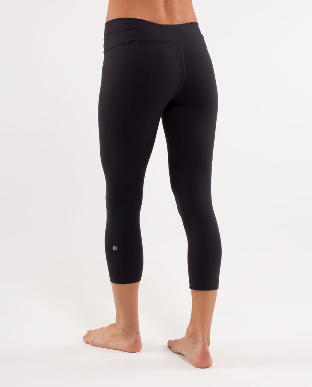 lululemon cropped wunder under