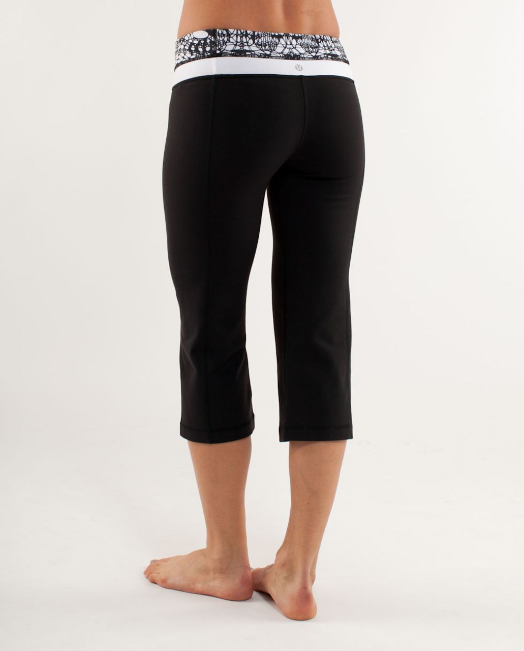 Lululemon Groove Crop - Black / White Black Glacier Lace / White Black  Glacier Lace - lulu fanatics