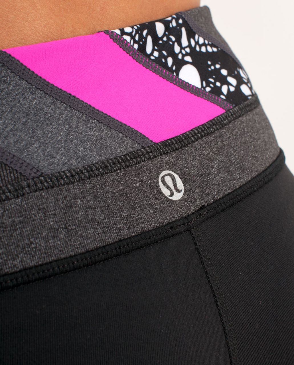 Lululemon Leggings Groove Crop Pant Reversible Size 6 Black Luon