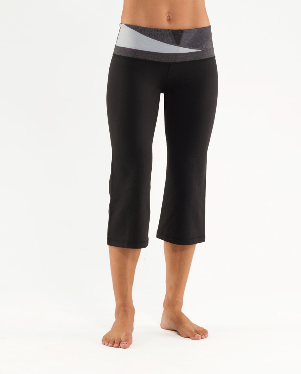 Lululemon Groove Crop - Black / Quilting Winter 2 / Quilting Winter 2 ...