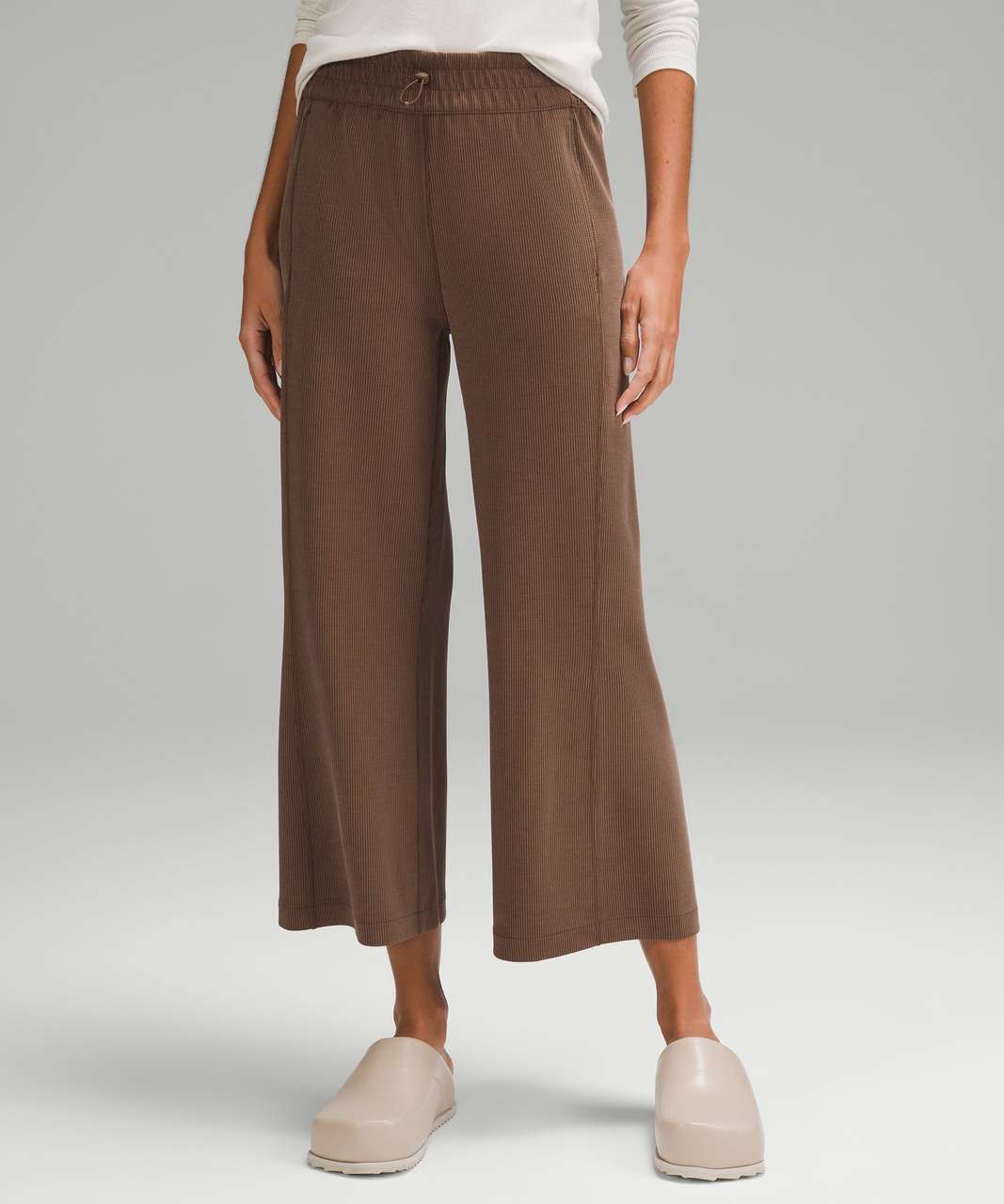 Lululemon Ribbed Softstreme Mid-Rise Wide-Leg Cropped Pant 25" - Java