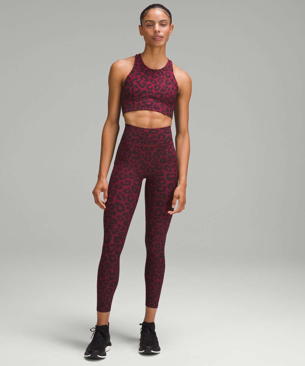 Lululemon lab Everlux Jacquard Train Bra - Leopardo Jacquard Pomegranate Black