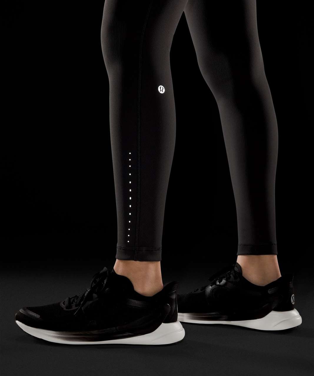 Lululemon Swift Speed High-Rise Tight 25 / Black / Size 6, Women's  Fashion, Activewear on Carousell