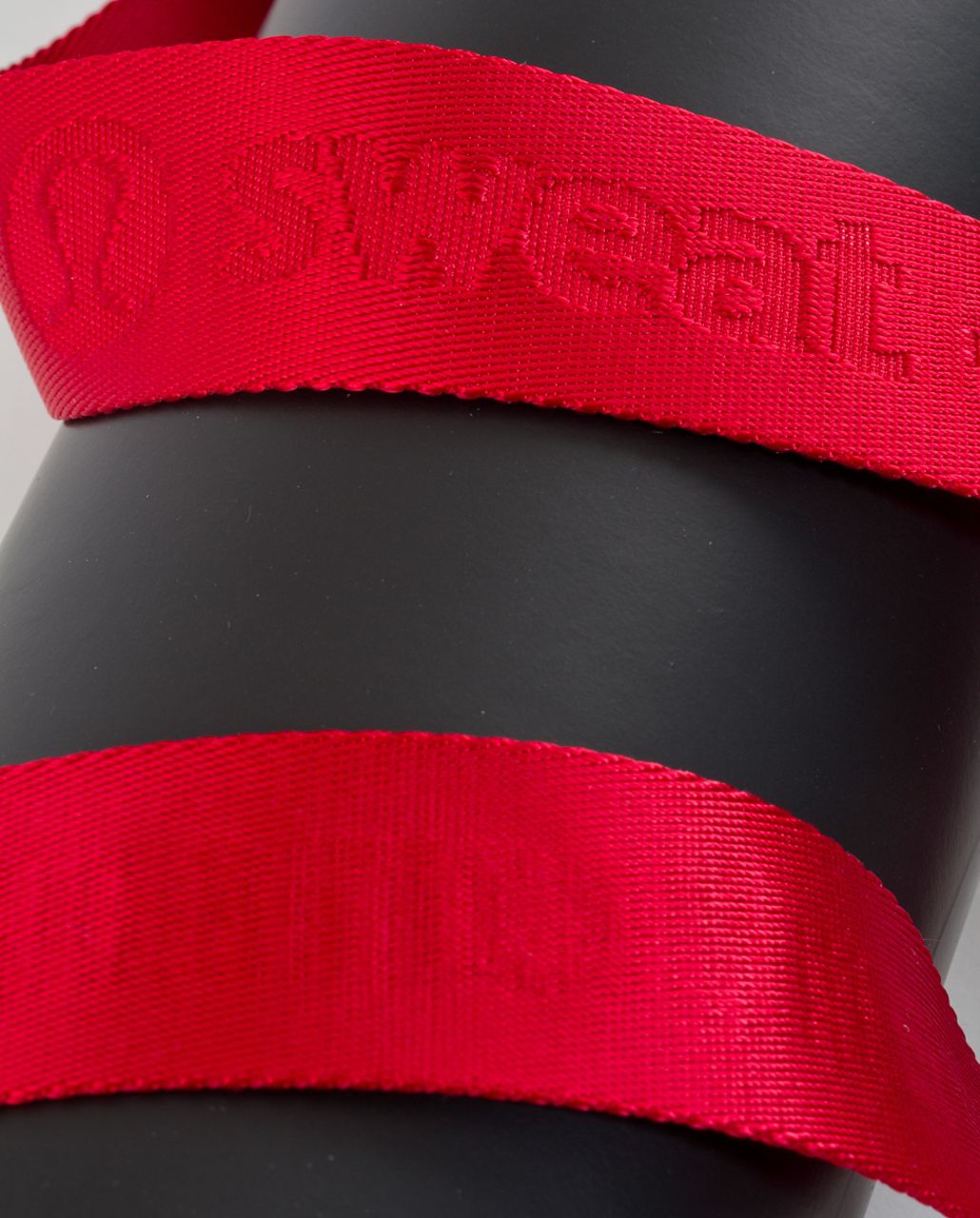 Lululemon No-Brainer Mat Strap - Currant