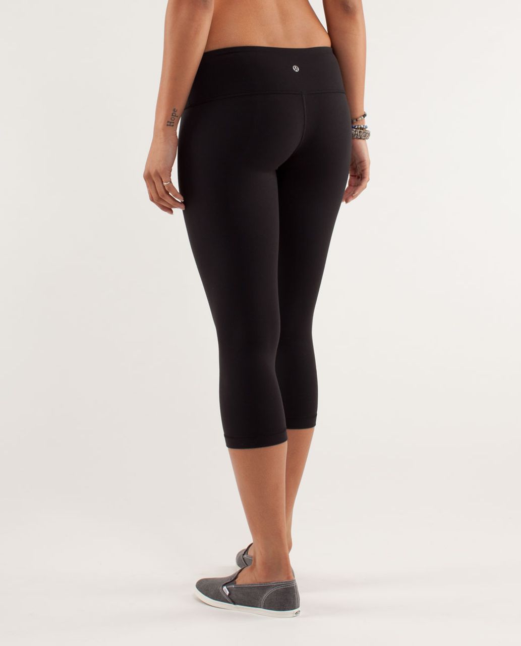 lululemon cropped wunder under