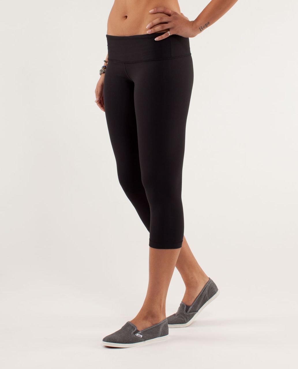 My Superficial Endeavors: Lululemon Reversible Wunder Under Crop