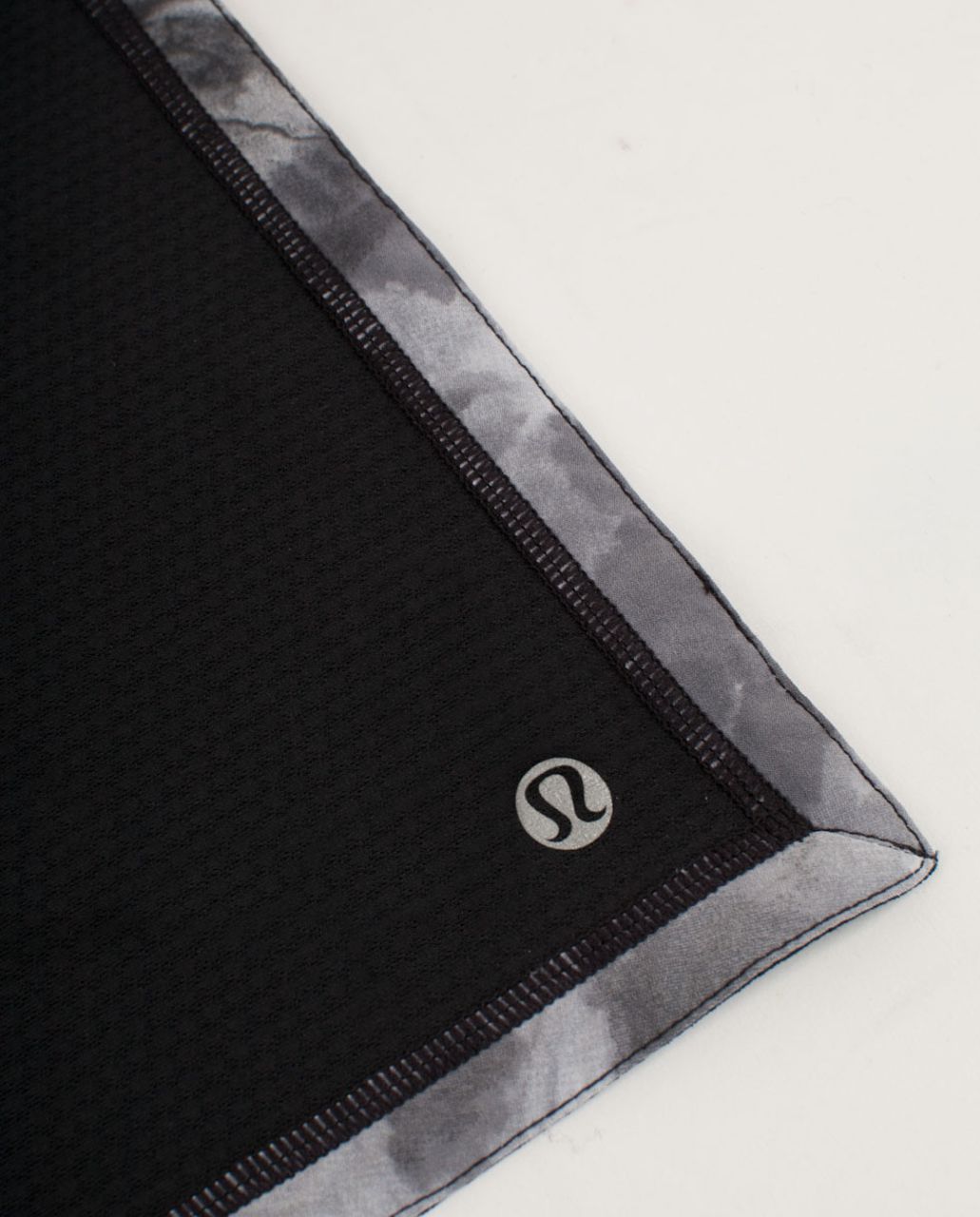 Lululemon The Bandana - Deep Coal /  White Coal Tinted Canvas Super