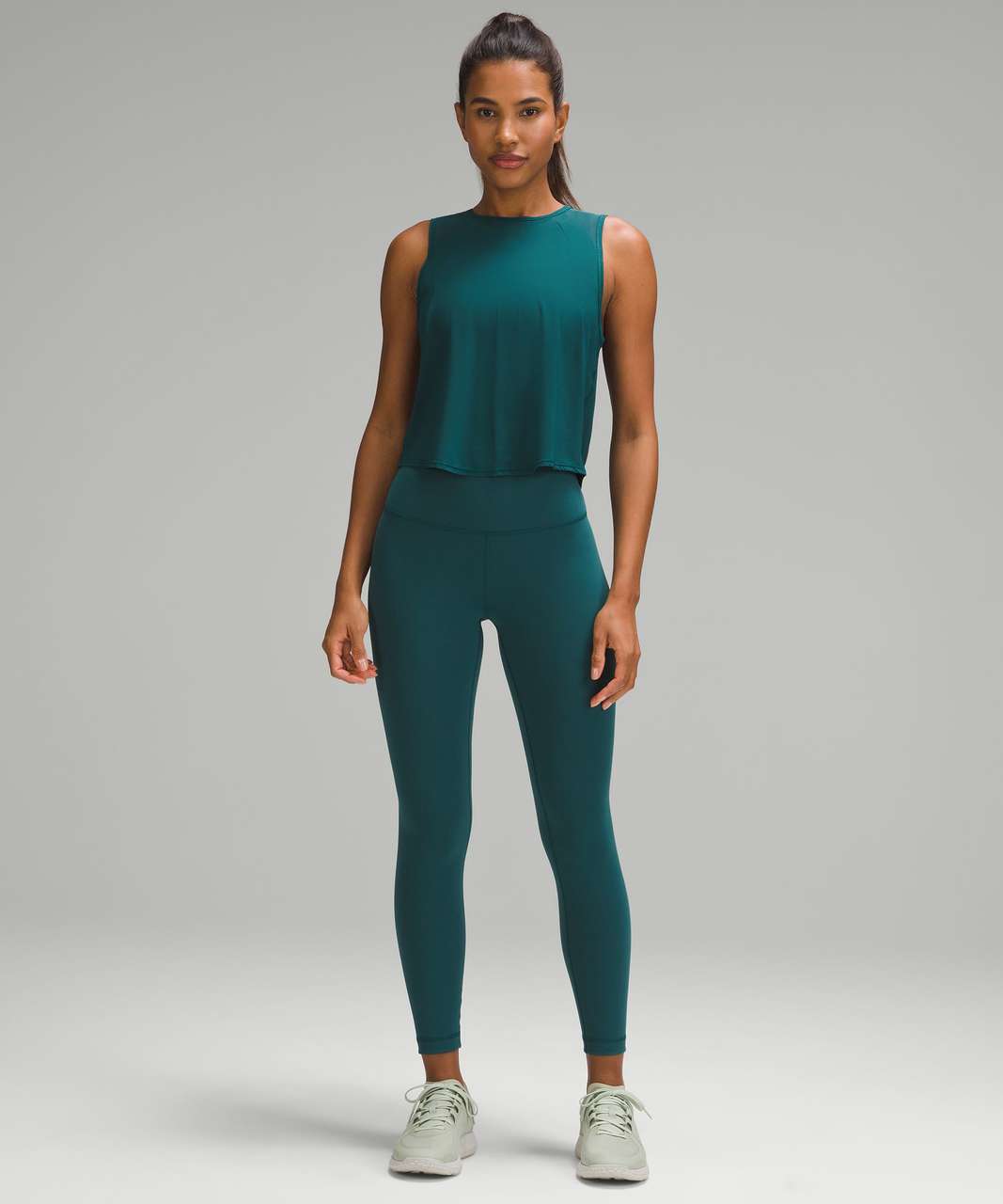 Lululemon NWT Sculpt Tank Cropped - Rainforest Green, Women's Fashion,  Activewear on Carousell