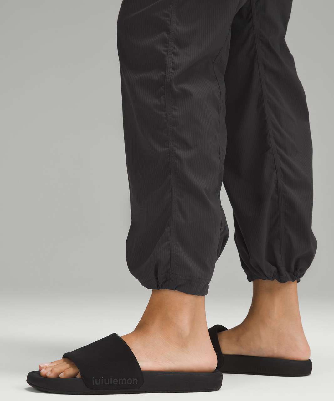 Dance Studio Mid-Rise Pant *Short