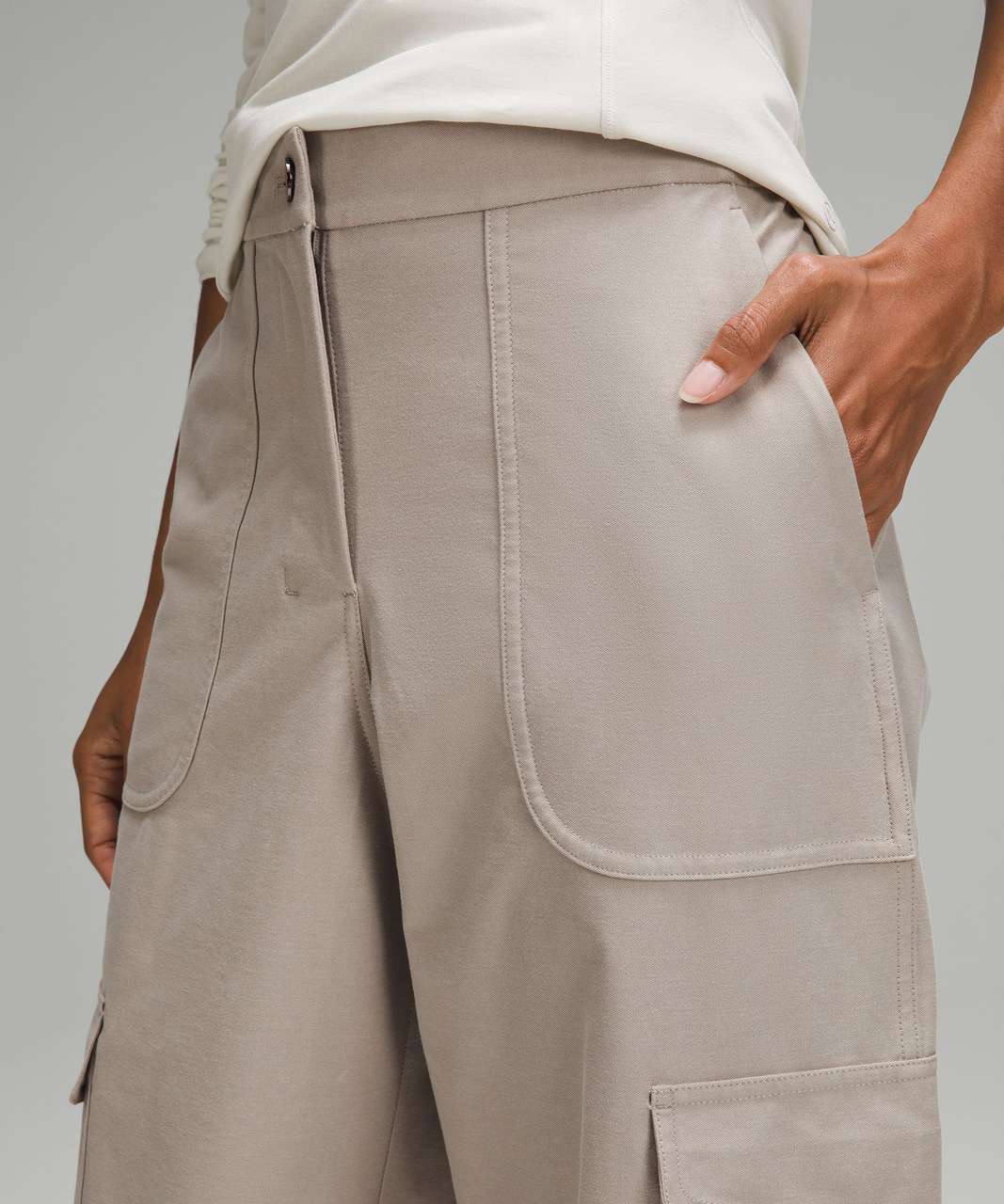 Lululemon Light Utilitech Cargo Pocket High Rise Pant - Retail $148