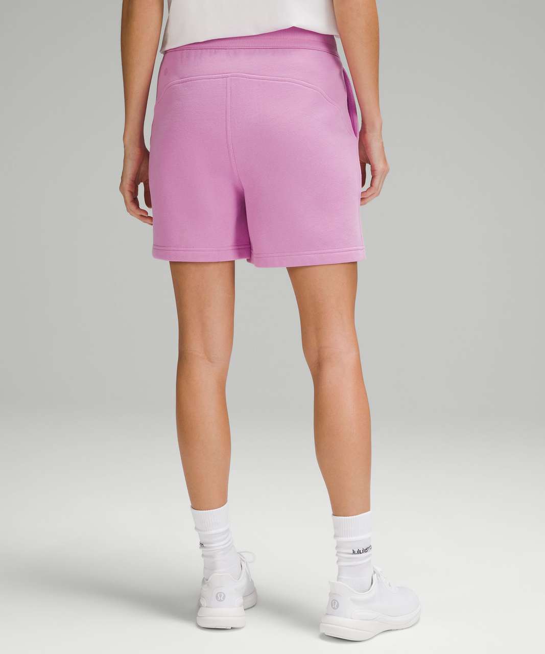 Lululemon Scuba High-Rise Short 5" - Dahlia Mauve